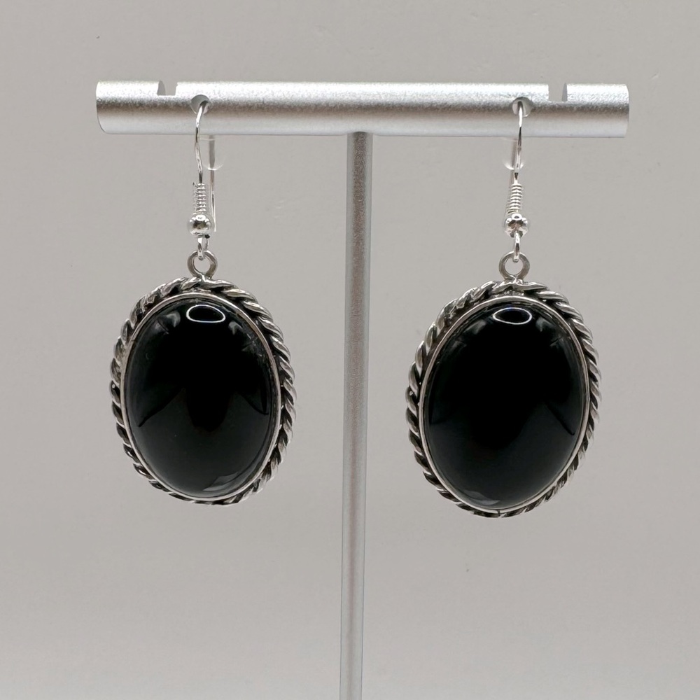 VINTAGE Navajo Oval Onyx & Sterling Silver Dangle Earrings - Picture 3 of 15